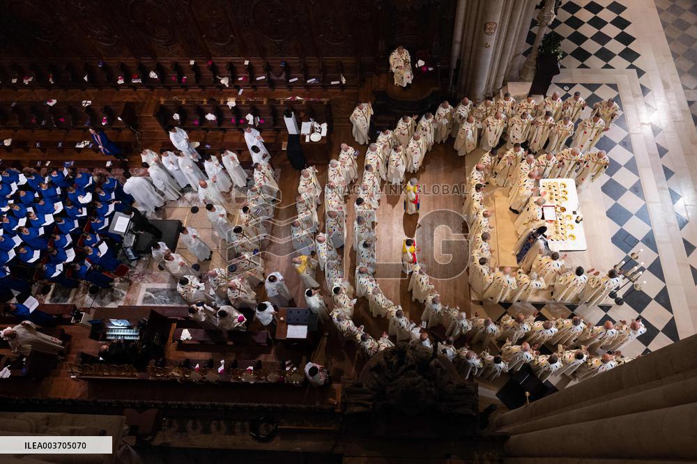 First Mass For The Public Notre-Dame Cathedral - Paris