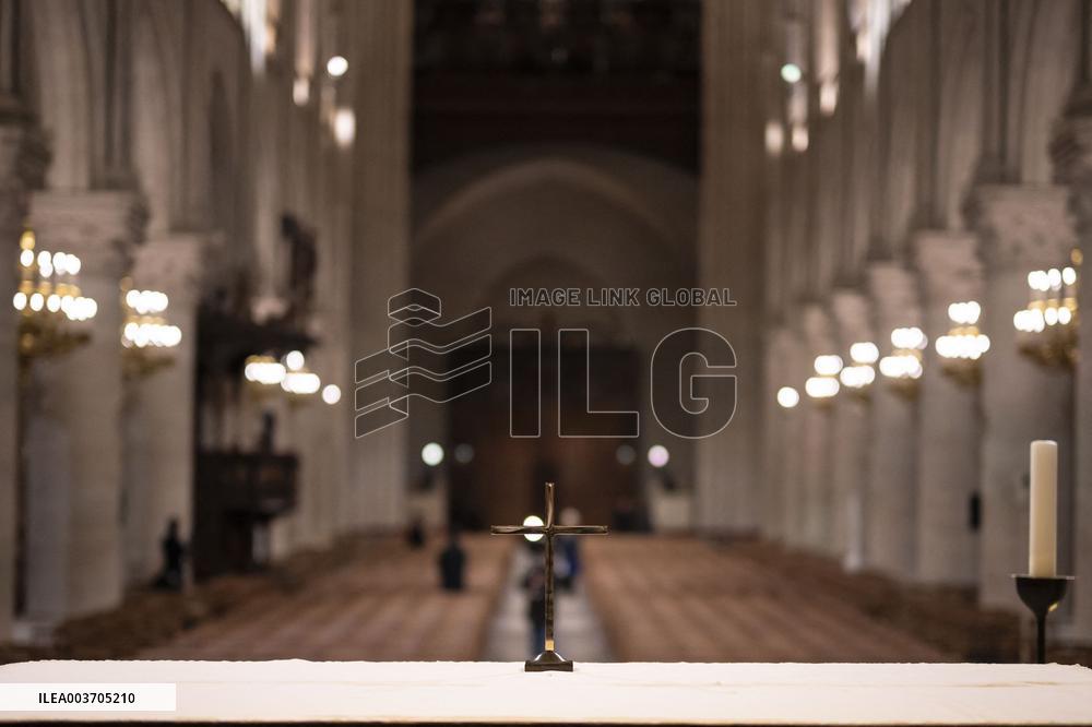 First Mass For The Public Notre-Dame Cathedral - Paris