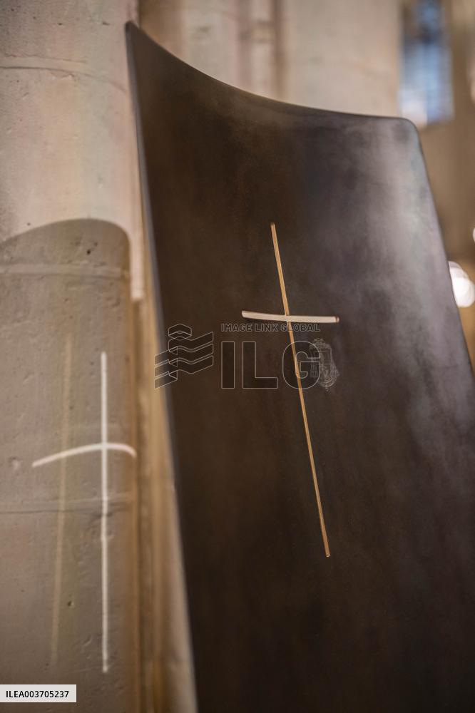 First Mass For The Public Notre-Dame Cathedral - Paris