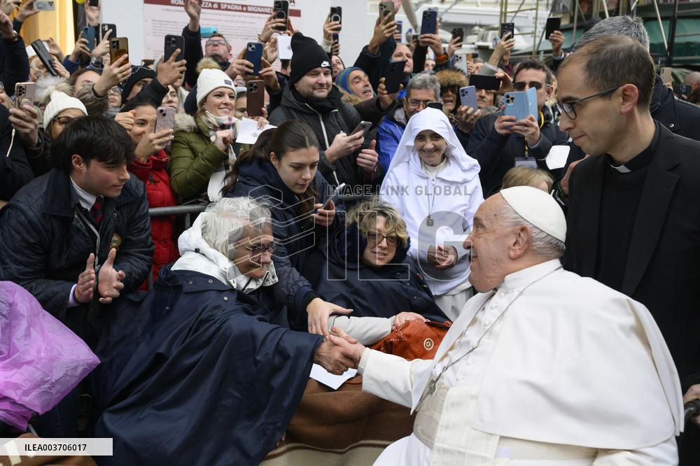 Pope Francis Prays In Front Of Virgin Mary Statue - Rome