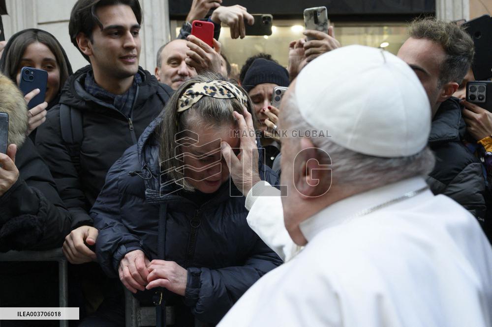 Pope Francis Prays In Front Of Virgin Mary Statue - Rome