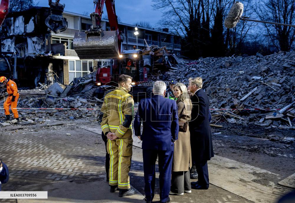 Royals After Visiting The Disaster Site On The Tarwekamp - The Hague