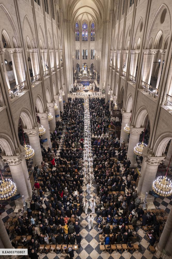 First Mass For The Public Notre-Dame Cathedral - Paris