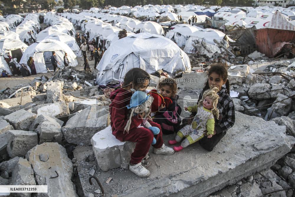 Palestinian Children Brace For Winter - Gaza