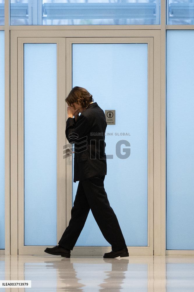 Adele Haenel leaves the courtroom after saying « Shut the fuck up! » to Christophe Ruggia during hearing- Paris