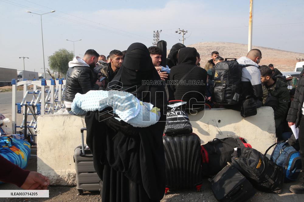 Syrian Refugees In Turkey Begin Returning Home - Hatay