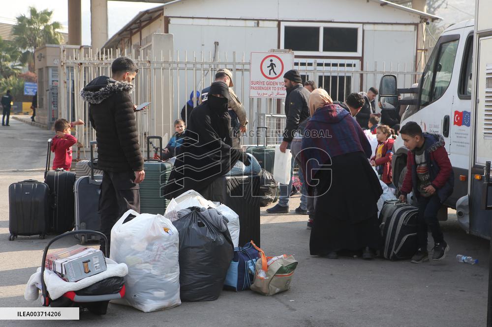 Syrian Refugees In Turkey Begin Returning Home - Hatay