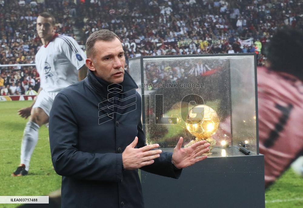 Andriy Shevchenko brings Ballon dOr to Ukraine