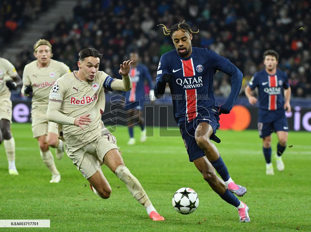 Champions League - Salzburg v PSG