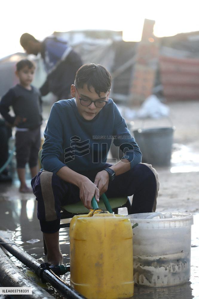 Water Crisis Takes Toll On Children - Gaza
