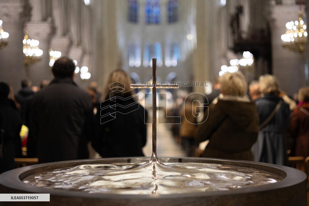 Mass dedicated to Donors at Notre Dame Cathedral - Paris