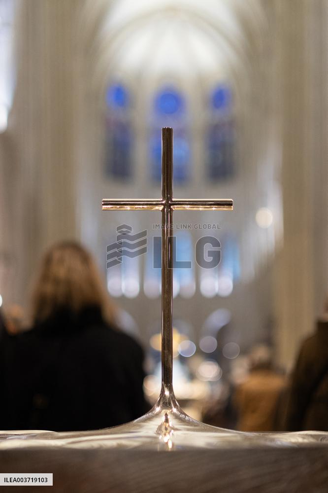 Mass dedicated to Donors at Notre Dame Cathedral - Paris