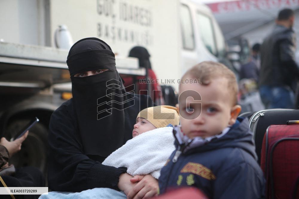 Syrian Refugees In Turkey Begin Returning Home - Hatay