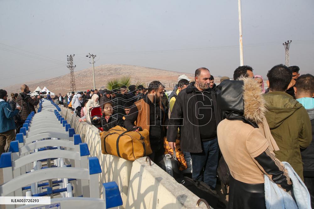 Syrian Refugees In Turkey Begin Returning Home - Hatay