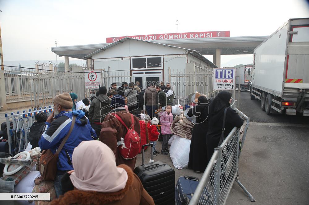 Syrian Refugees In Turkey Begin Returning Home - Hatay