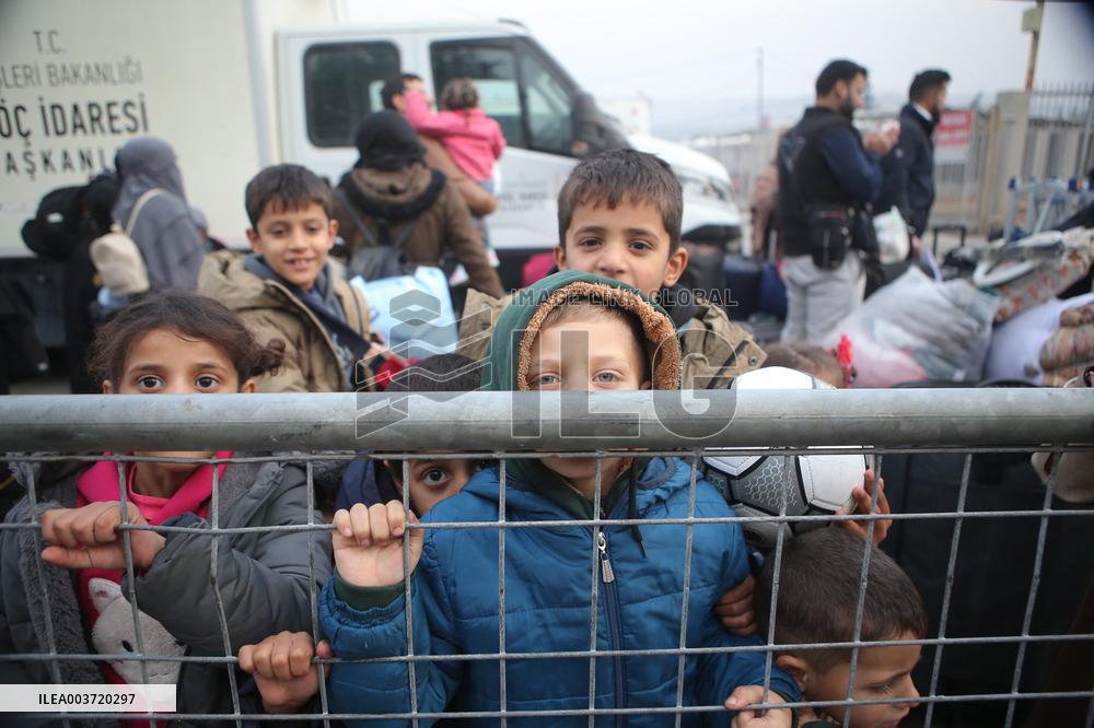 Syrian Refugees In Turkey Begin Returning Home - Hatay