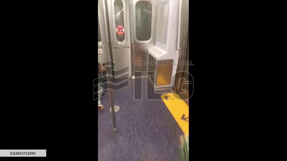 US: NYC Subway Service Disrupted After Power Failure