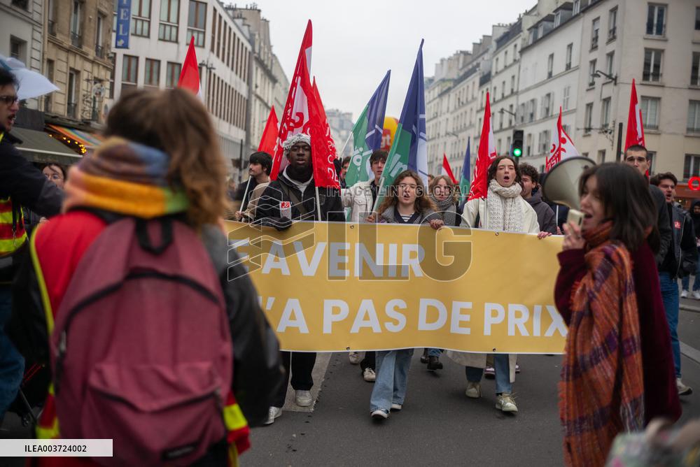 Demonstration for Employment and Industry - Paris