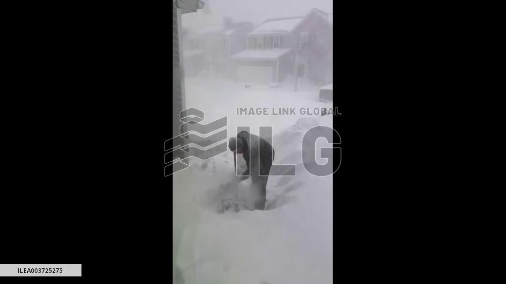 US: Lake-Effect Snow Hits Western New York 4