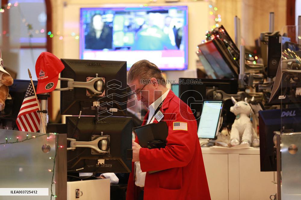 Trump Rings The NYSE Opening Bell - NYC