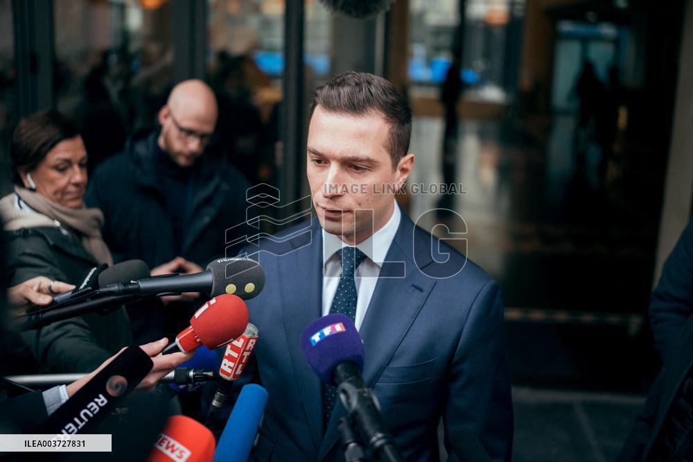 Jordan Bardella speaks to the press - Paris AJ