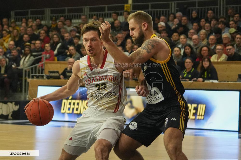 Betclic Elite basketball Stade Rochelais vs SIG Strasbourg - La Rochelle
