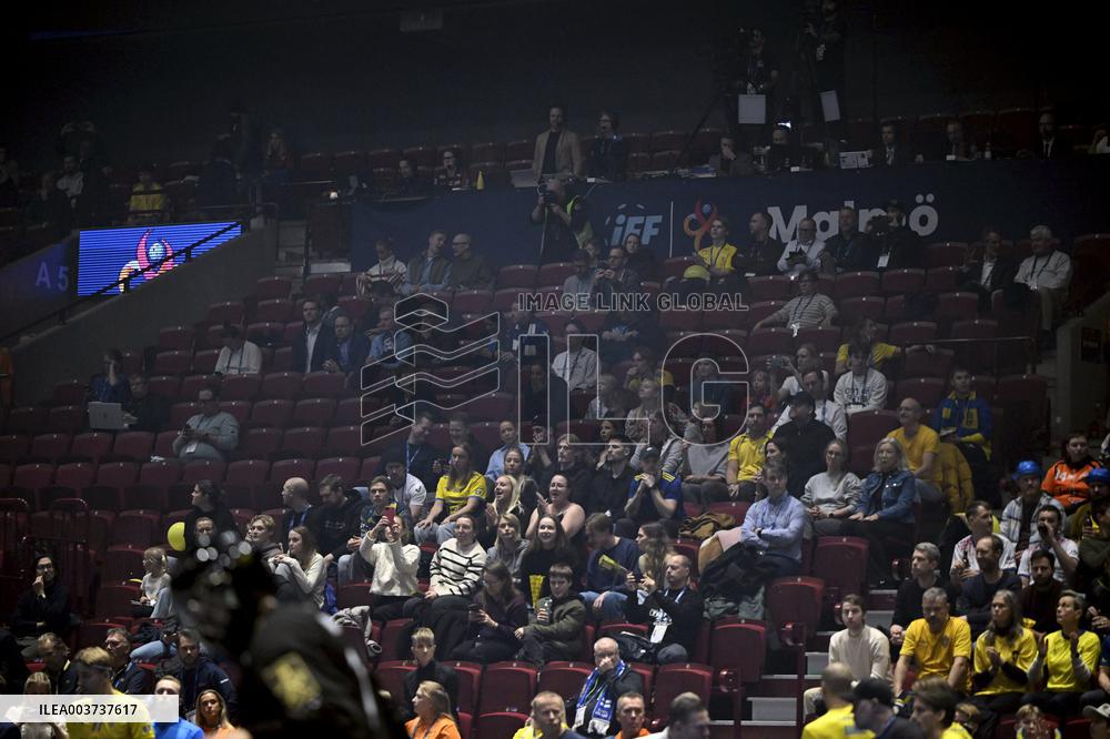 Salibandy: Pelaako Suomi mitalista miesten MM-kisojen loppuhuipennuksessa?