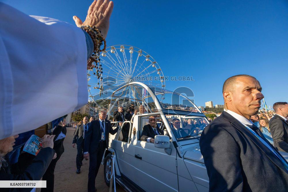 Pope Francis At The Place Miot - Ajaccio