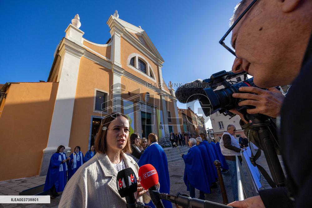 Pope Francis arrives at the Santa Maria Assunta Cathedral - Ajaccio