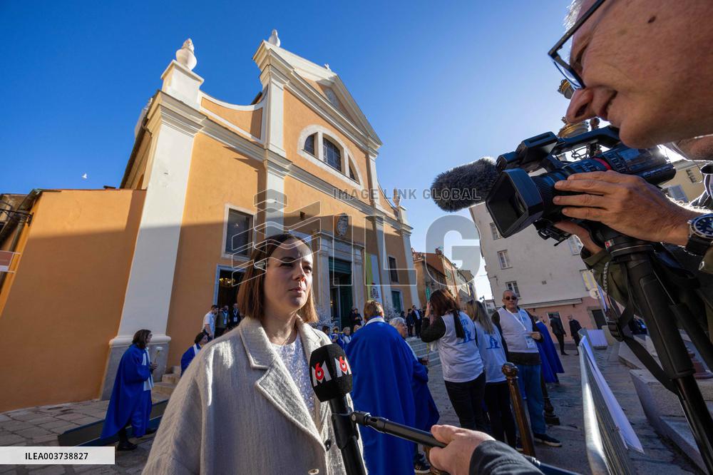 Pope Francis arrives at the Santa Maria Assunta Cathedral - Ajaccio