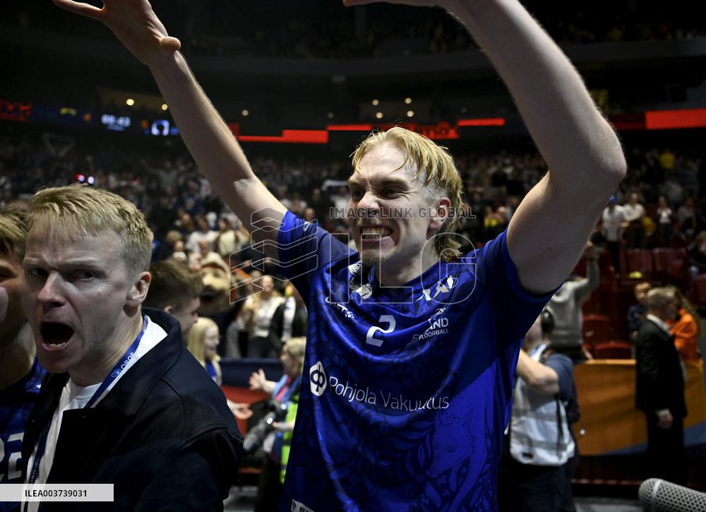 Salibandy: Pelaako Suomi mitalista miesten MM-kisojen loppuhuipennuksessa?