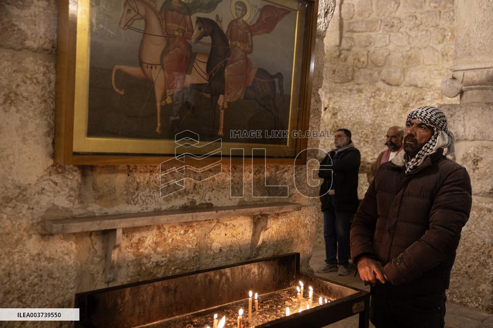 Syrian Christians Hold First Sunday Service Since Assad's Fall - Maaloula