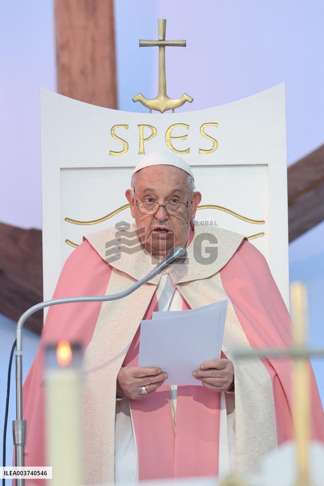 Pope Francis Celebrates Holy Mass At Casone - Ajaccio