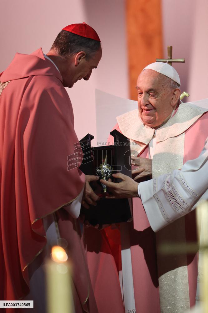 Pope Francis Celebrates Holy Mass At Casone - Ajaccio