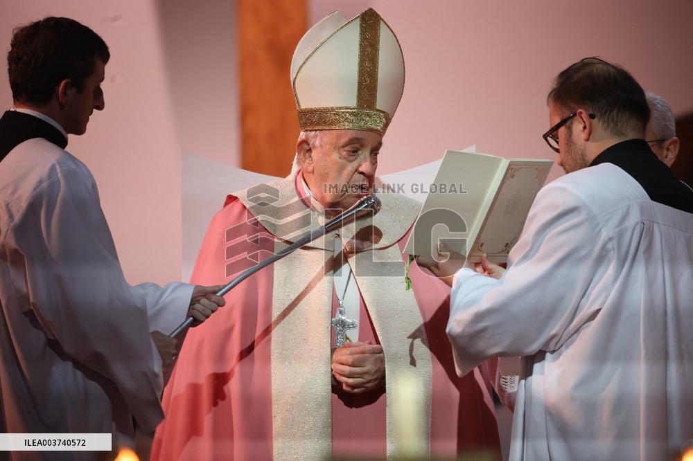 Pope Francis Celebrates Holy Mass At Casone - Ajaccio