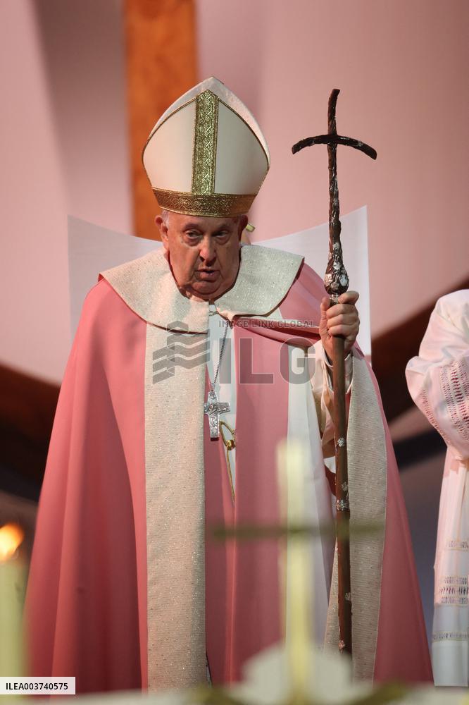 Pope Francis Celebrates Holy Mass At Casone - Ajaccio