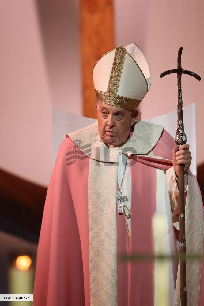 Pope Francis Celebrates Holy Mass At Casone - Ajaccio
