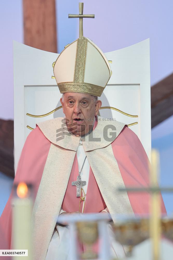 Pope Francis Celebrates Holy Mass At Casone - Ajaccio
