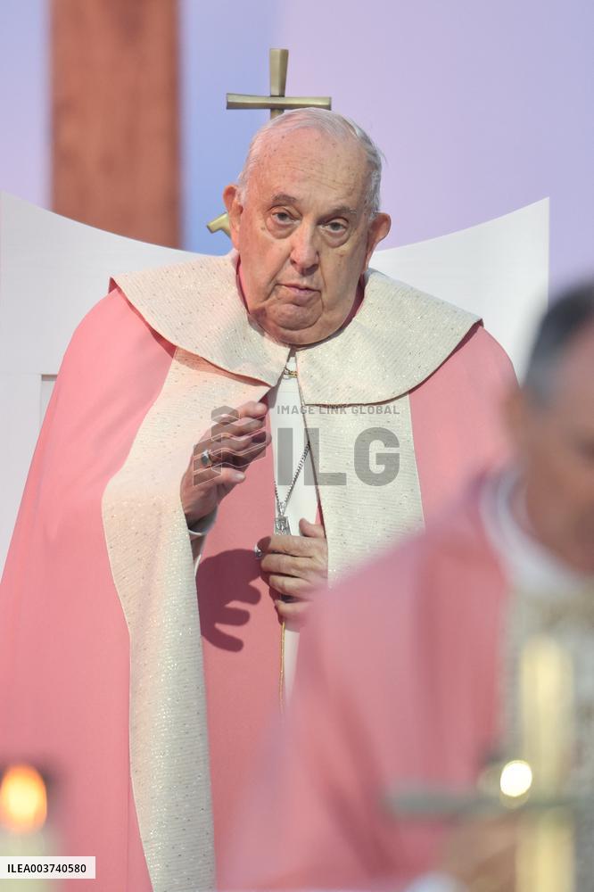 Pope Francis Celebrates Holy Mass At Casone - Ajaccio