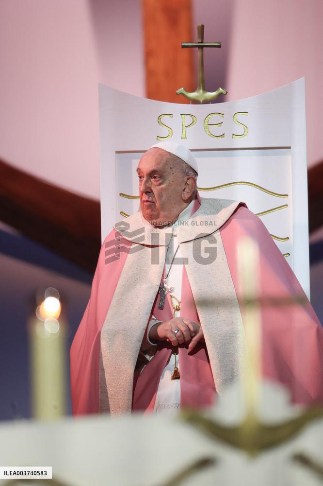 Pope Francis Celebrates Holy Mass At Casone - Ajaccio