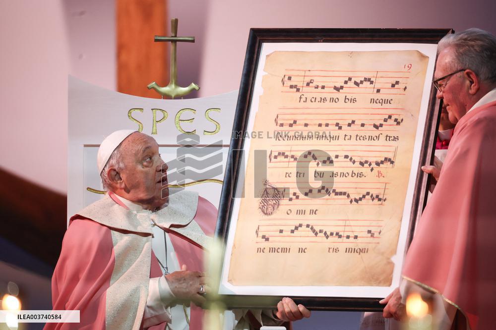 Pope Francis Celebrates Holy Mass At Casone - Ajaccio