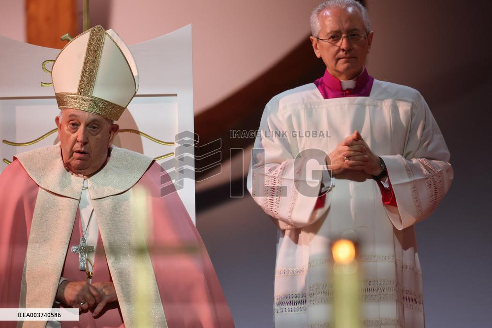 Pope Francis Celebrates Holy Mass At Casone - Ajaccio