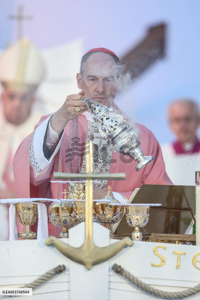 Pope Francis Celebrates Holy Mass At Casone - Ajaccio