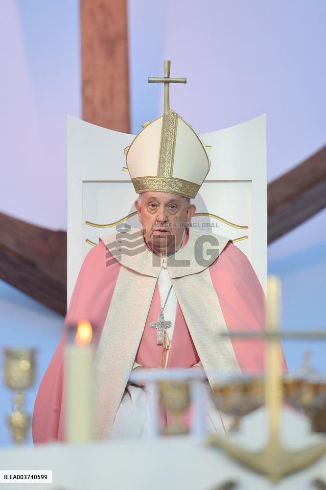 Pope Francis Celebrates Holy Mass At Casone - Ajaccio