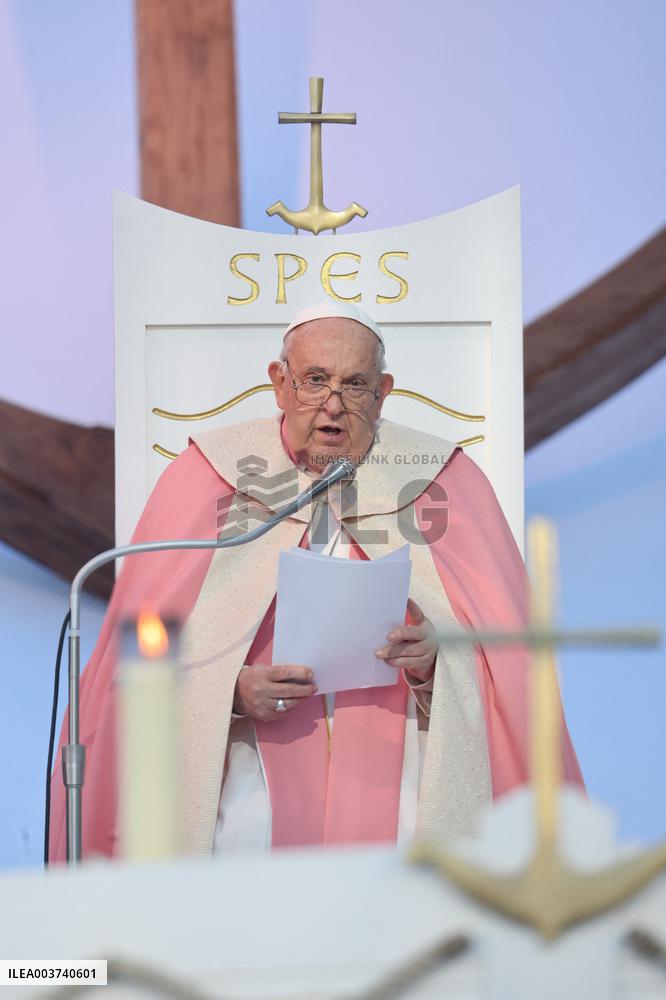 Pope Francis Celebrates Holy Mass At Casone - Ajaccio