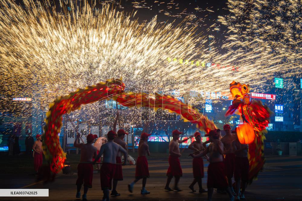 Dragon Dance Performance in Chongqing