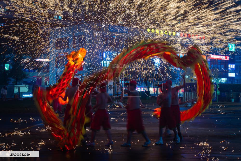 Dragon Dance Performance in Chongqing