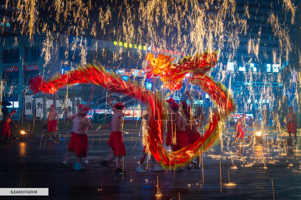 Dragon Dance Performance in Chongqing