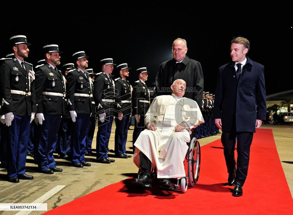 Pope Francis And Macron Meet - Ajaccio