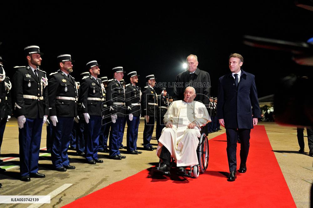 Pope Francis And Macron Meet - Ajaccio